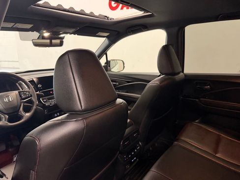 Used 2025 Honda Ridgeline Black Edition image 13