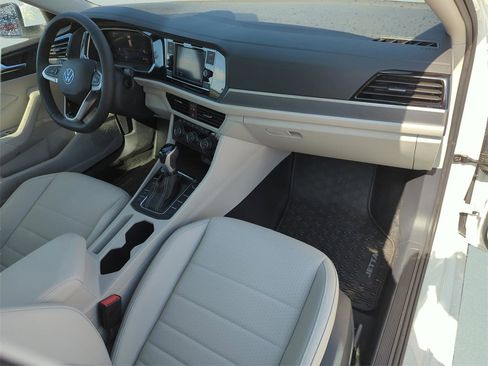 Used 2024 Volkswagen Jetta SE image 21