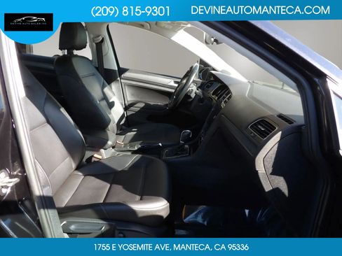 Used 2019 Volkswagen Golf SE w/ Driver Assistance Package image 9