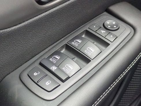 New 2027 Chrysler Pacifica Limited FWD image 25