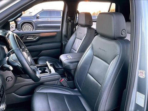 Used 2025 GMC Yukon Denali image 21