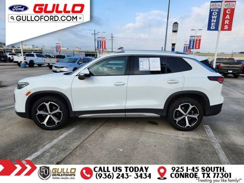 Used 2025 Volkswagen Tiguan SE FWD image 4
