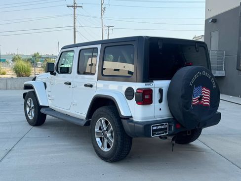 Used 2019 Jeep Wrangler Unlimited Sahara w/ Safety Group AWD/4WD image 3