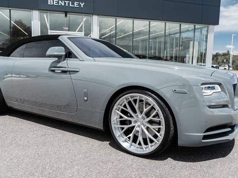 Used 2020 Rolls-Royce Dawn RWD image 20