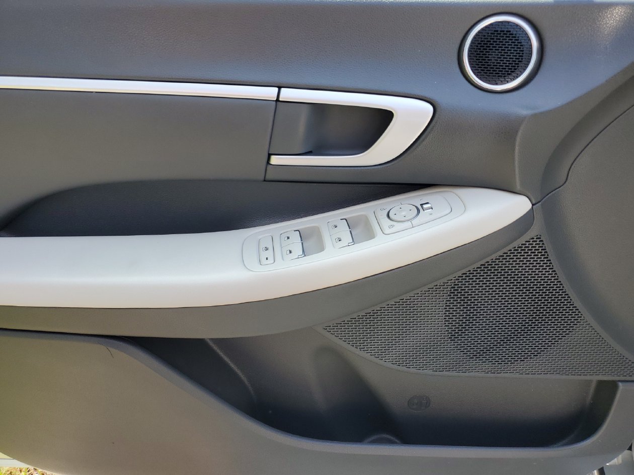 Used 2025 Hyundai Sonata SEL FWD image 15