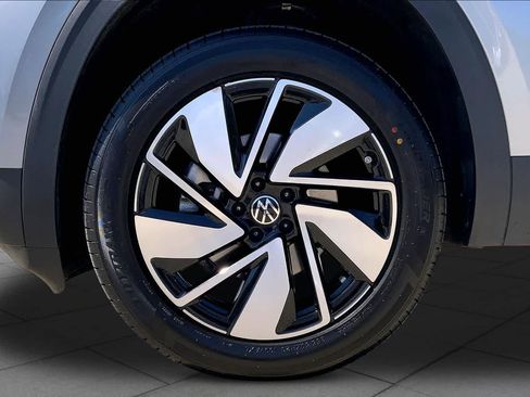 Used 2024 Volkswagen Atlas SE AWD/4WD image 11