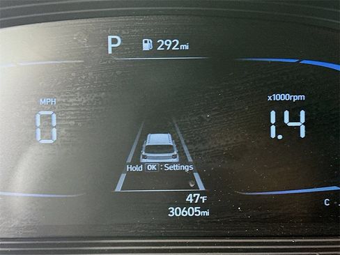 Used 2024 Hyundai Venue SEL image 15