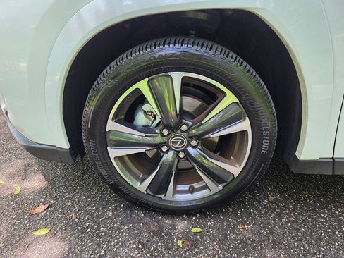 Used 2026 Lexus UX 300h FWD w/ Accessory Package (Z2) image 18