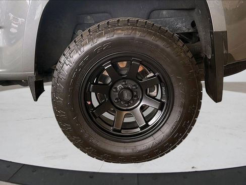 Used 2019 Chevrolet Colorado Z71 image 30