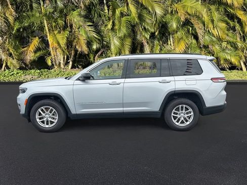 Used 2025 Jeep Grand Cherokee L Laredo RWD image 9