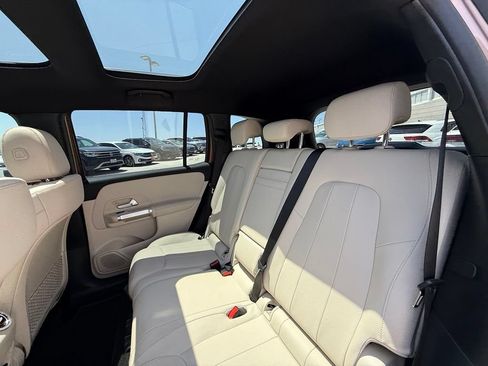 Used 2023 Mercedes-Benz GLB 250 image 23