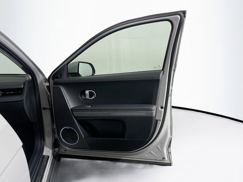 Used 2024 Hyundai Ioniq 5 Limited image 33