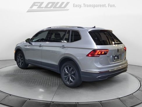 Certified 2023 Volkswagen Tiguan SE w/ Panoramic Sunroof Package FWD image 6