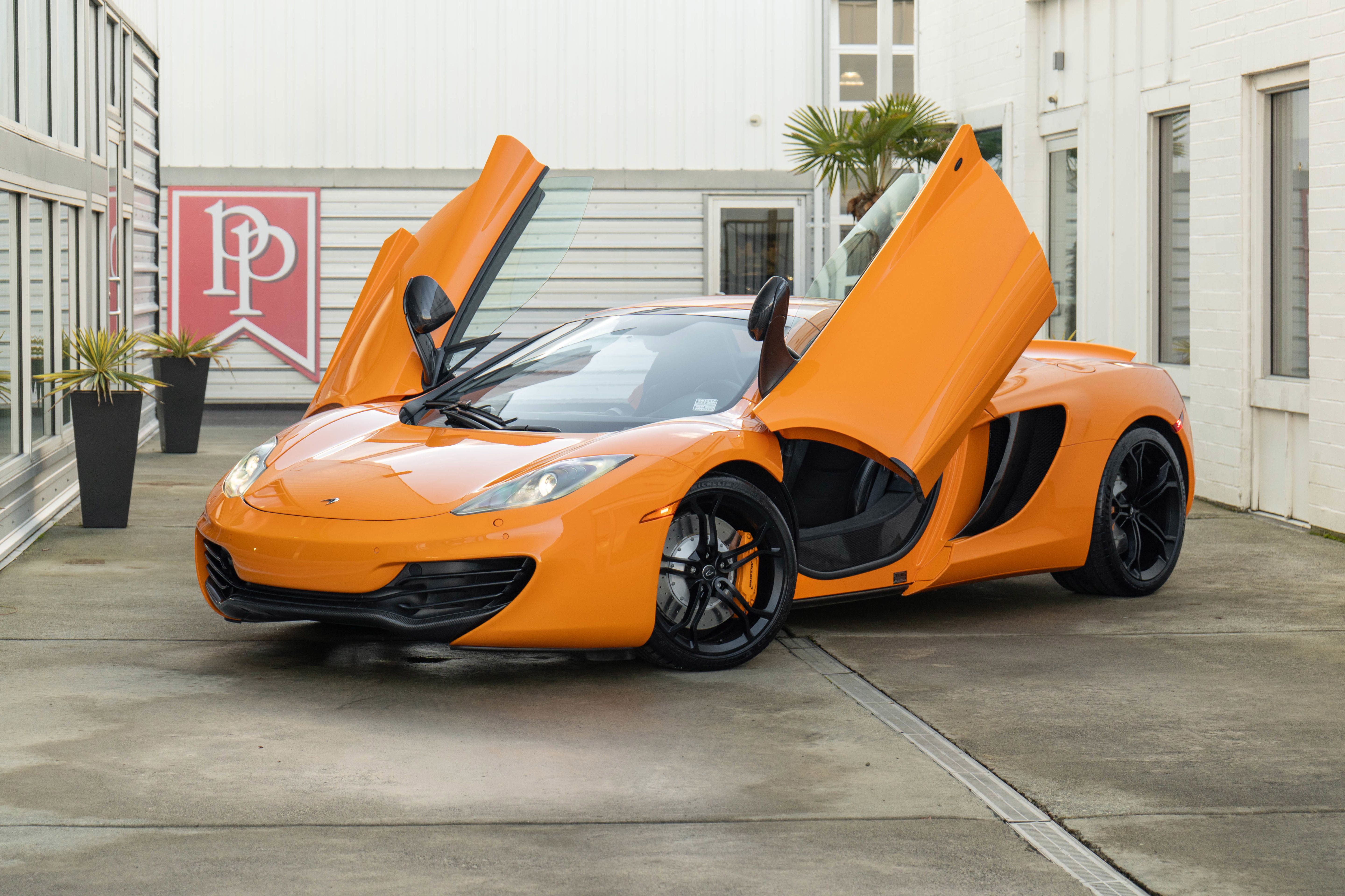 Used 2013 McLaren MP4-12C Spider RWD image 37