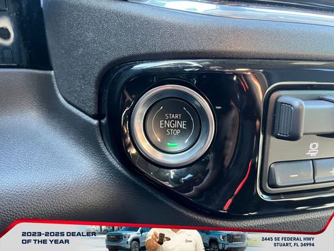 Used 2025 GMC Sierra 1500 Elevation image 28