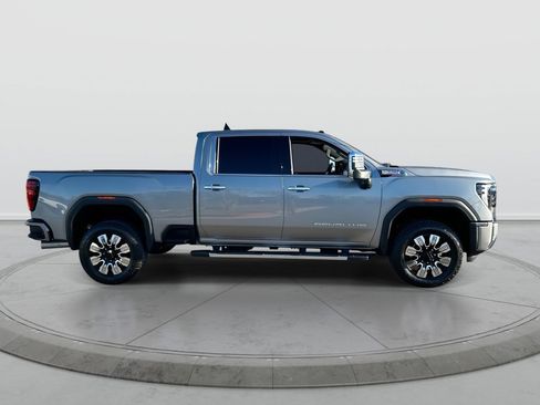 Used 2024 GMC Sierra 2500 Denali w/ Denali Reserve Package AWD/4WD image 9