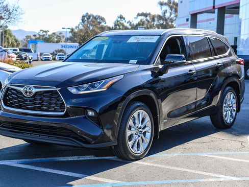 Certified 2025 Toyota Highlander Limited image 20