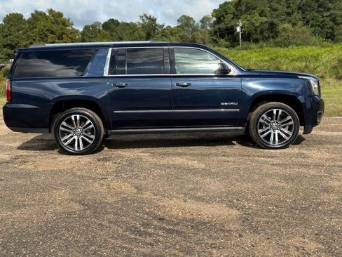 Used 2017 GMC Yukon XL Denali w/ Open Road Package RWD image 6
