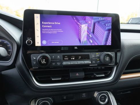 Certified 2024 Toyota Grand Highlander AWD image 17