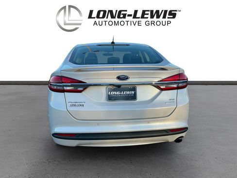 Used 2018 Ford Fusion SE w/ Equipment Group 201A image 5