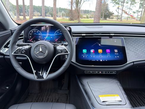 Used 2026 Mercedes-Benz E 350 Sedan image 3