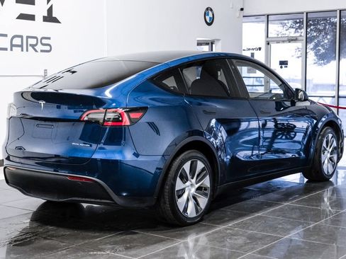 Used 2021 Tesla Model Y Long Range AWD/4WD image 9