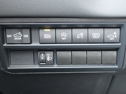 Used 2025 Toyota Tundra Limited image 38