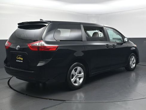 Used 2020 Toyota Sienna L FWD image 5