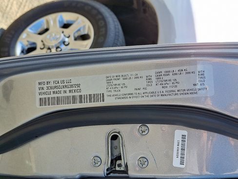 Used 2024 RAM 2500 Big Horn w/ Bed Utility Group image 25