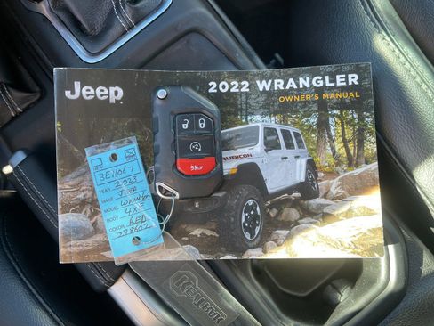 Used 2022 Jeep Wrangler Unlimited Sahara w/ Cold Weather Group image 10