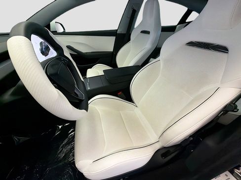Used 2024 Tesla Model 3 Performance image 11