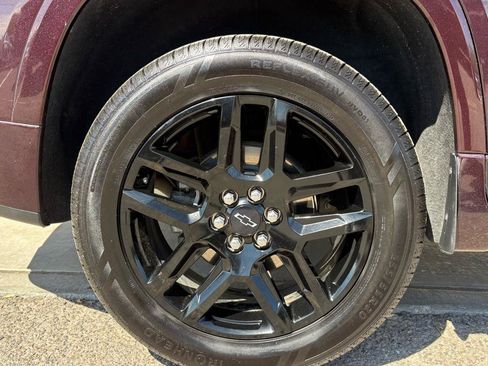 Used 2019 Chevrolet Traverse Premier w/ Driver Confidence II Package FWD image 5