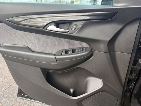 Used 2025 Chevrolet TrailBlazer LT image 17