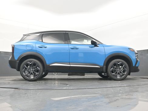 Certified 2025 Nissan Kicks SR image 29