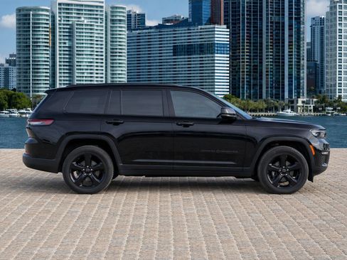 Used 2024 Jeep Grand Cherokee Limited w/ Black Appearance Package RWD image 8