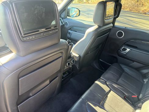 Used 2017 Land Rover Discovery HSE image 22