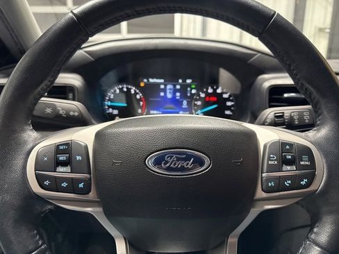 Used 2023 Ford Explorer XLT w/ Equipment Group 202A image 14