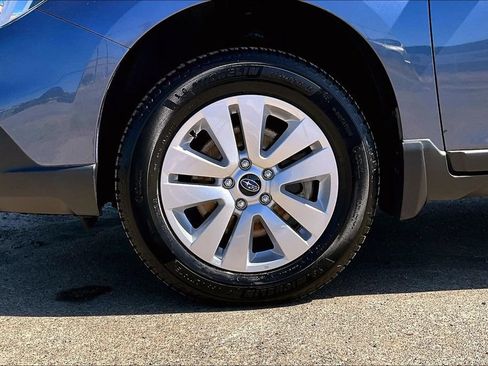 Used 2017 Subaru Outback 2.5i Premium AWD/4WD image 12
