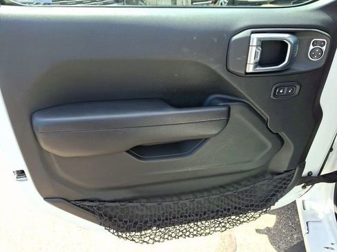 Used 2018 Jeep Wrangler Unlimited Sport S AWD/4WD image 9