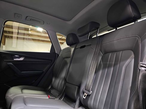 Used 2023 Audi Q5 2.0T Premium w/ Convenience Package image 18