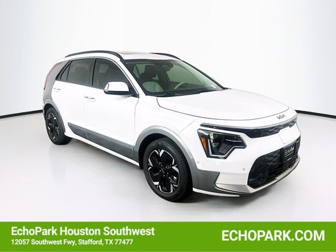 Used 2023 Kia Niro Wave FWD image 1