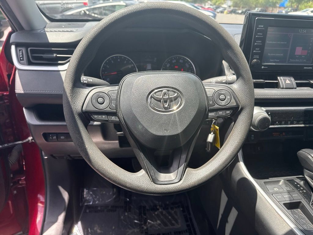 Used 2020 Toyota RAV4 LE FWD image 12