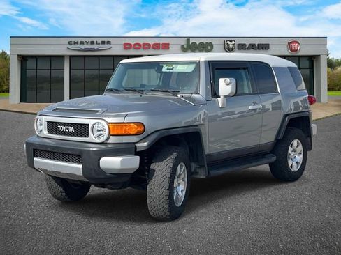 Used 2010 Toyota FJ Cruiser 4WD image 7