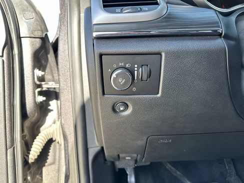 Used 2019 Jeep Grand Cherokee Limited AWD/4WD image 18