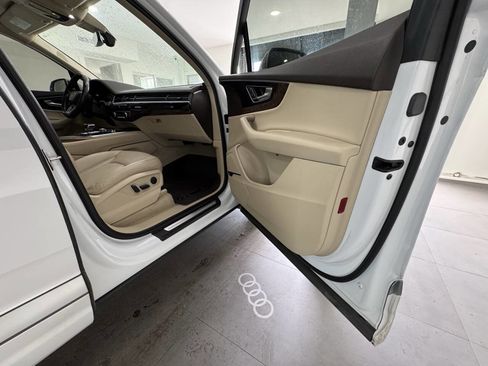Used 2018 Audi Q7 3.0T Premium Plus AWD/4WD image 31