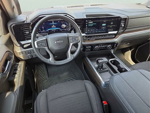 Used 2024 Chevrolet Silverado 1500 LT Trail Boss w/ Convenience Package II image 10