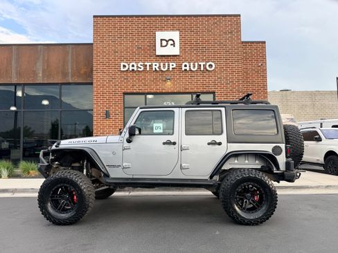 Used 2013 Jeep Wrangler Unlimited Rubicon w/ Connectivity Group AWD/4WD image 5