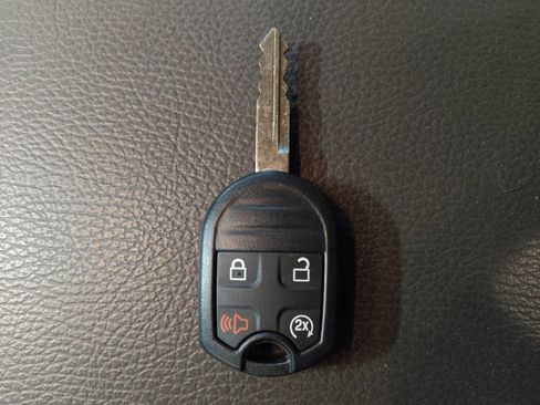 Used 2013 Ford F150 Lariat w/ Luxury Equipment Group image 32