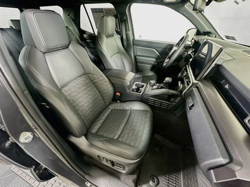 Used 2025 Toyota 4Runner TRD Off-Road Premium w/ Tow Technology Package AWD/4WD image 34