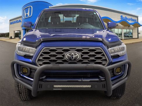 Used 2023 Toyota Tacoma TRD Off-Road w/ TRD Premium Off Road Package image 3